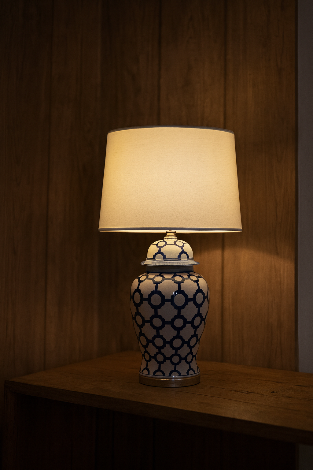 Maris Lamp Small - With Shade